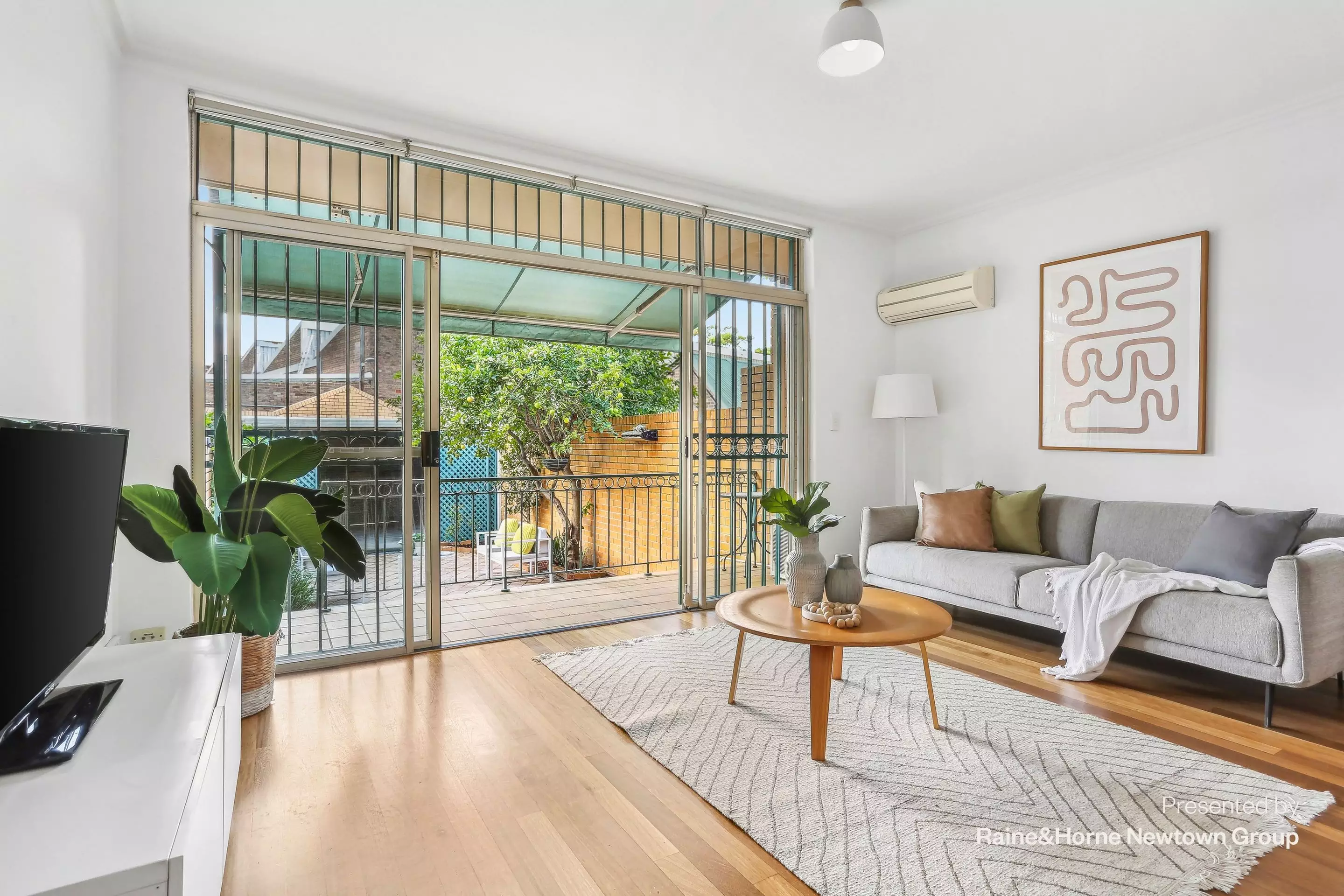 8/18 Ethel Street, Erskineville Sold by Raine & Horne Newtown - image 1