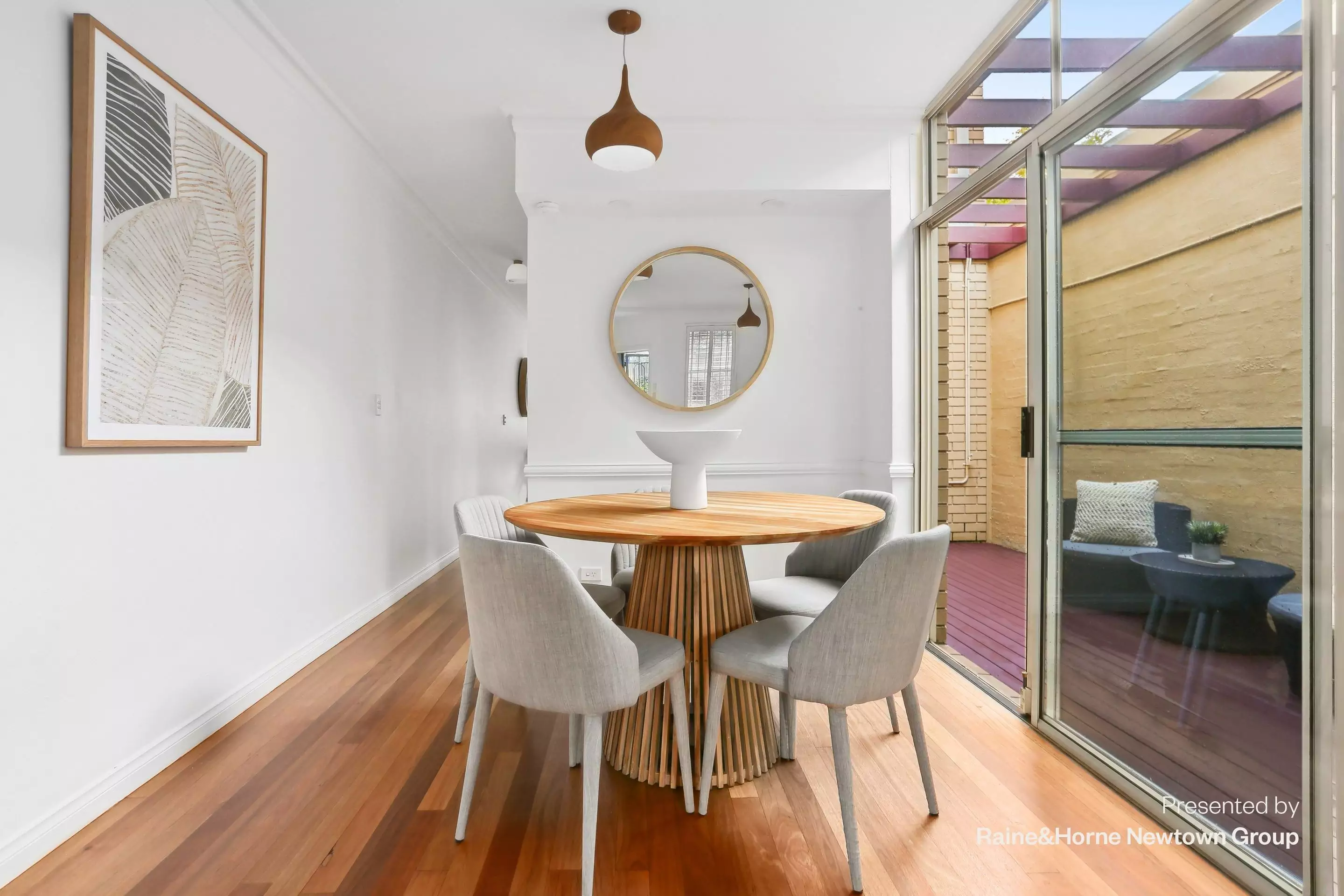 8/18 Ethel Street, Erskineville Sold by Raine & Horne Newtown - image 1