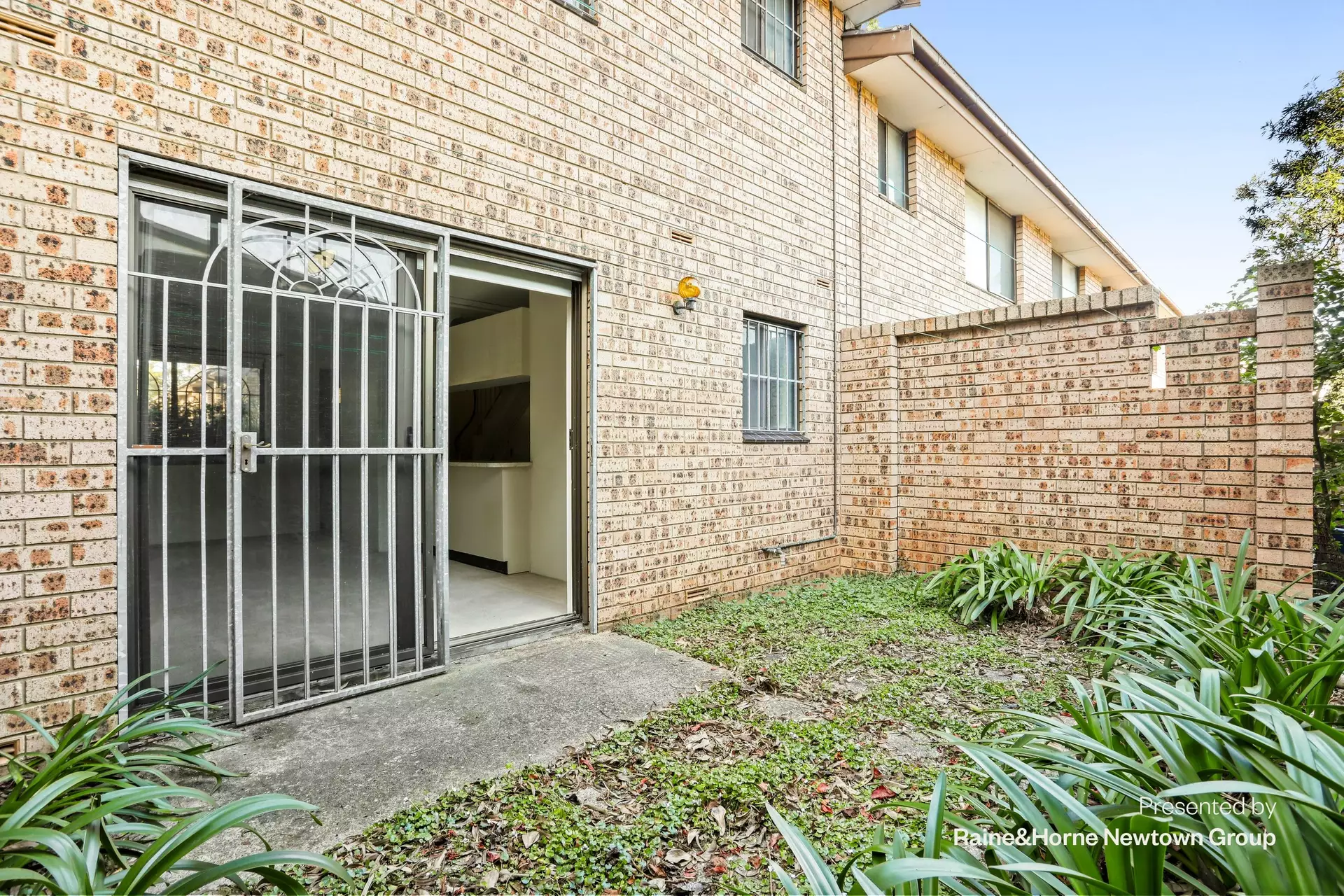 41/5-17 Queen Street, Newtown Sold by Raine & Horne Newtown - image 1