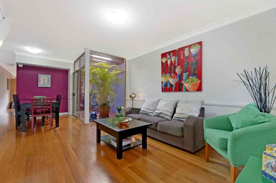 8/18 Ethel Street, Erskineville Sold by Raine & Horne Newtown - image 1