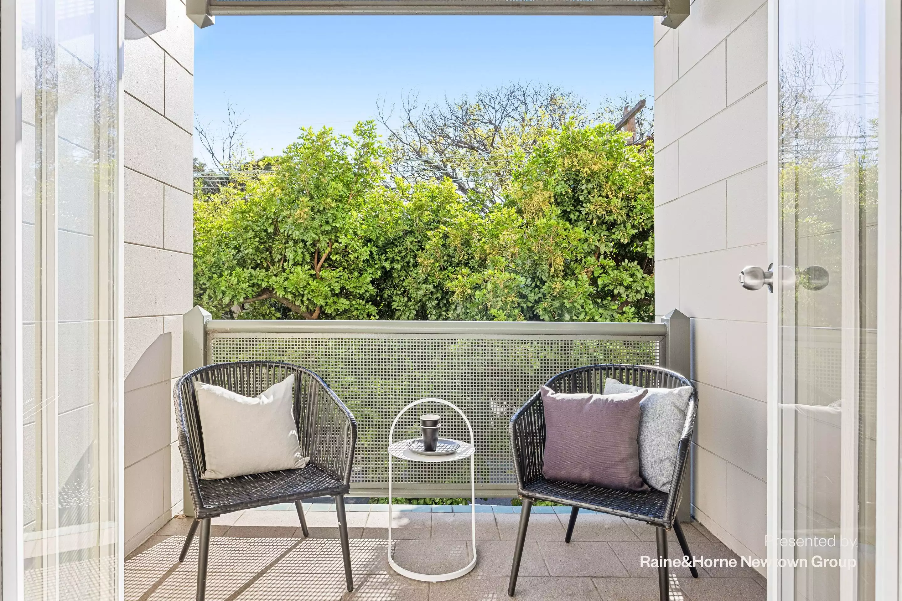 5/174-176 Bridge Road, Glebe Sold by Raine & Horne Newtown - image 1