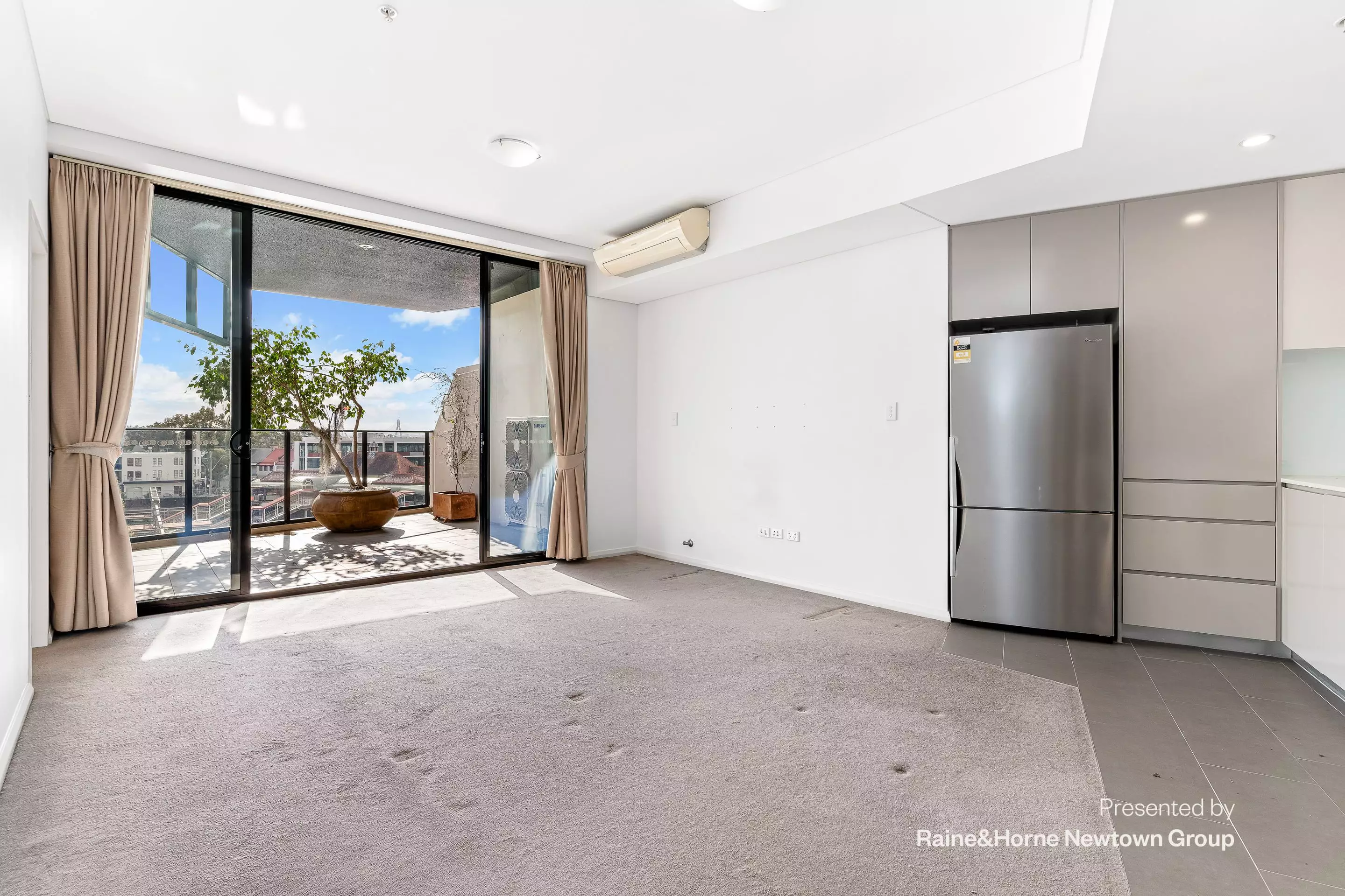 406/7-9 Gibbons Street, Redfern Leased by Raine & Horne Newtown - image 1