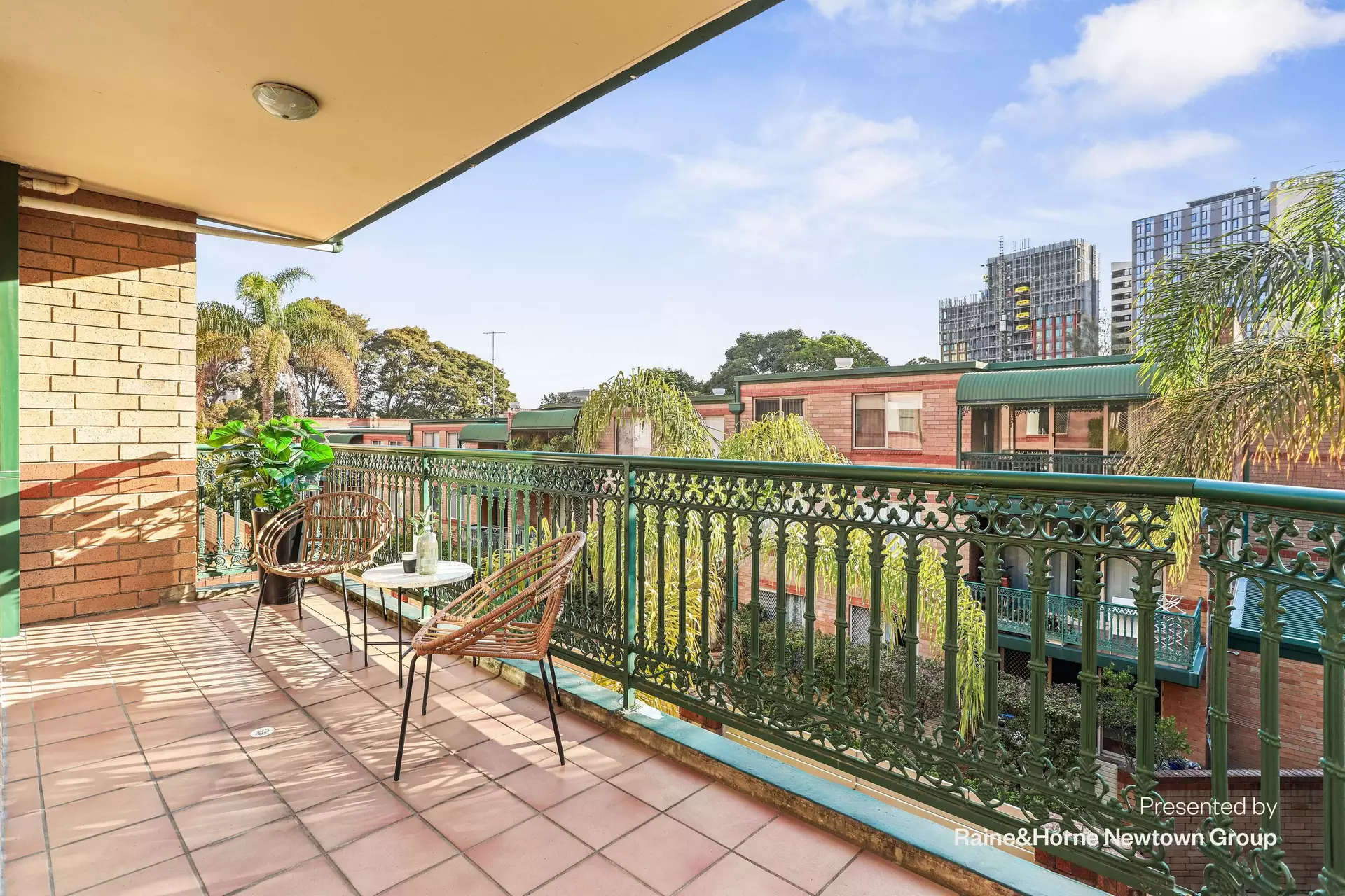 10/128-158 George Street, Redfern Sold by Raine & Horne Newtown - image 1