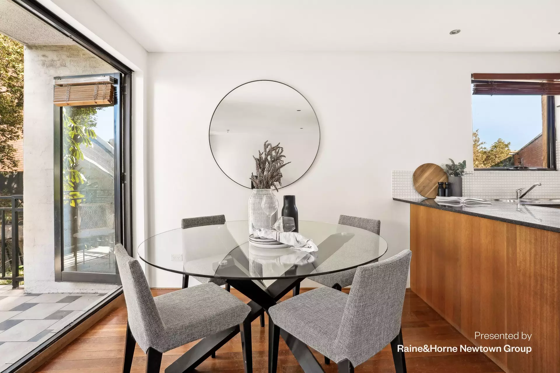 15/2B Gladstone Street, Newtown Sold by Raine & Horne Newtown - image 1