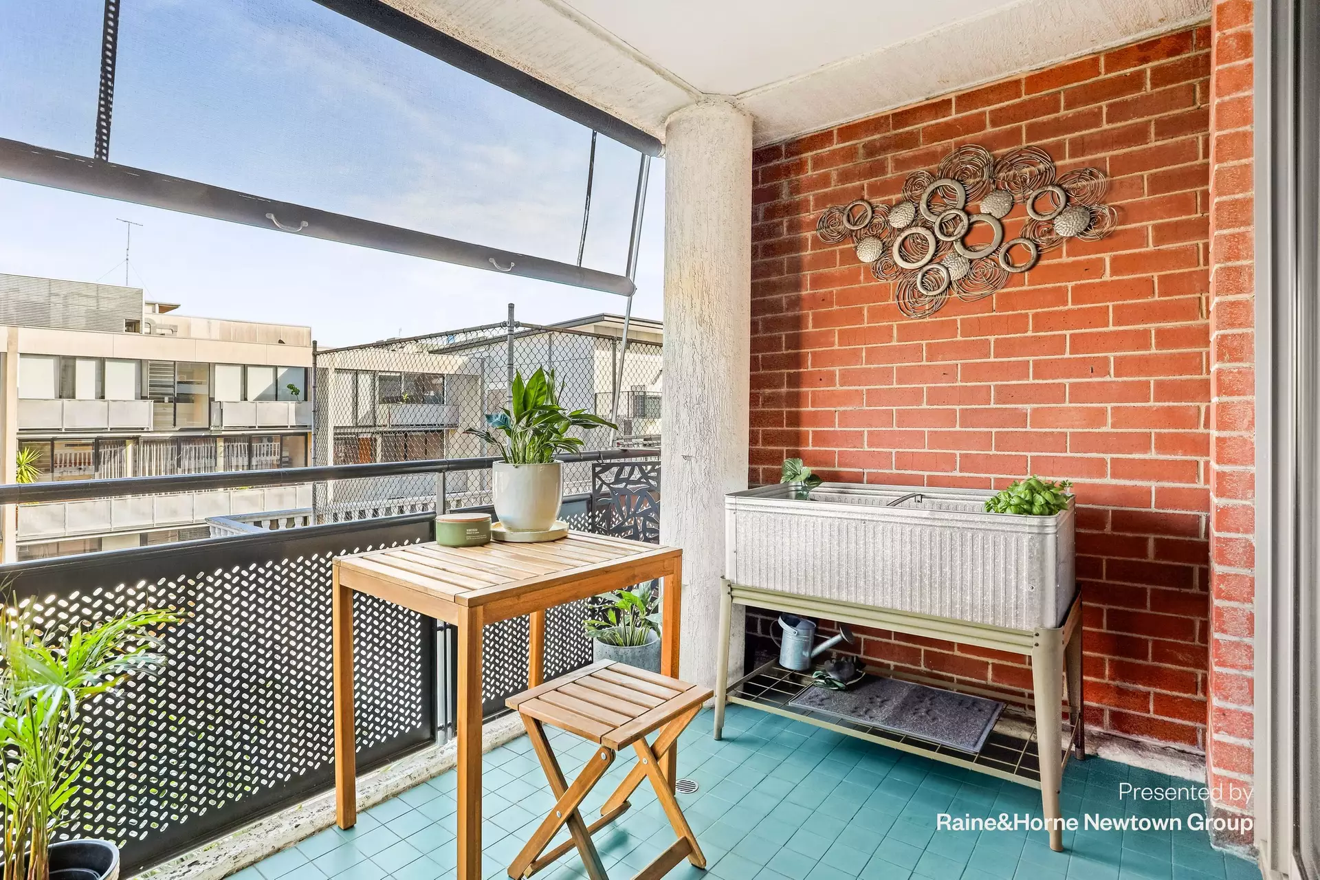 20/543-551 Elizabeth Street, Surry Hills Sold by Raine & Horne Newtown - image 1