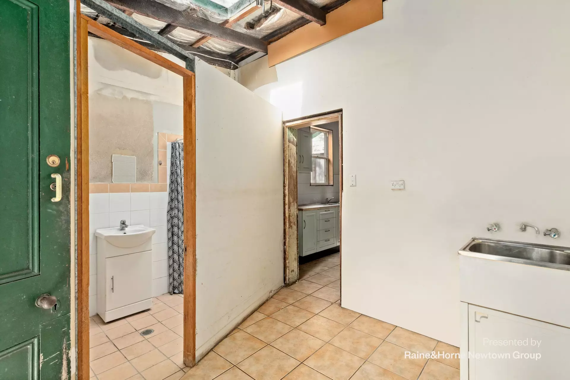 72 Brandling Street, Alexandria Auction by Raine & Horne Newtown - image 1