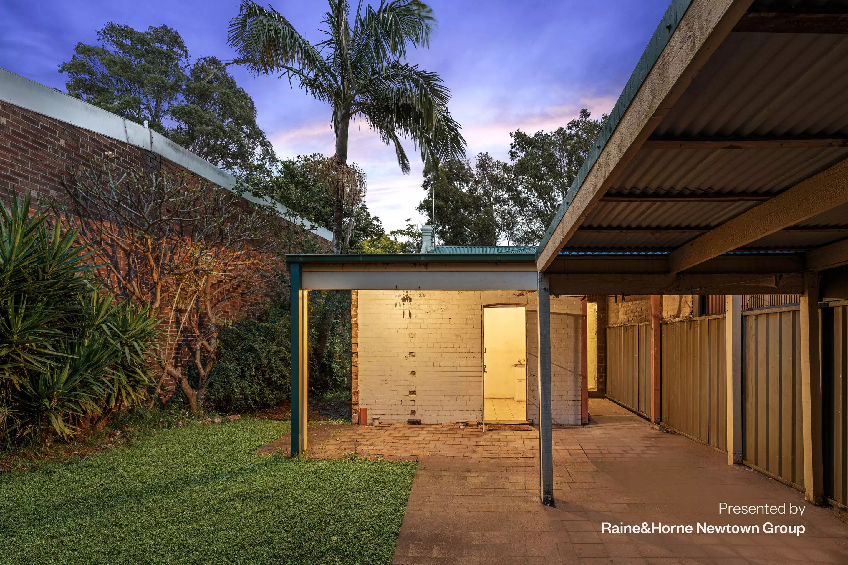 72 Brandling Street, Alexandria Auction by Raine & Horne Newtown - image 1