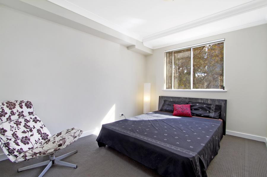 8/310 Mitchell Road, Alexandria Sold by Raine & Horne Newtown - image 1