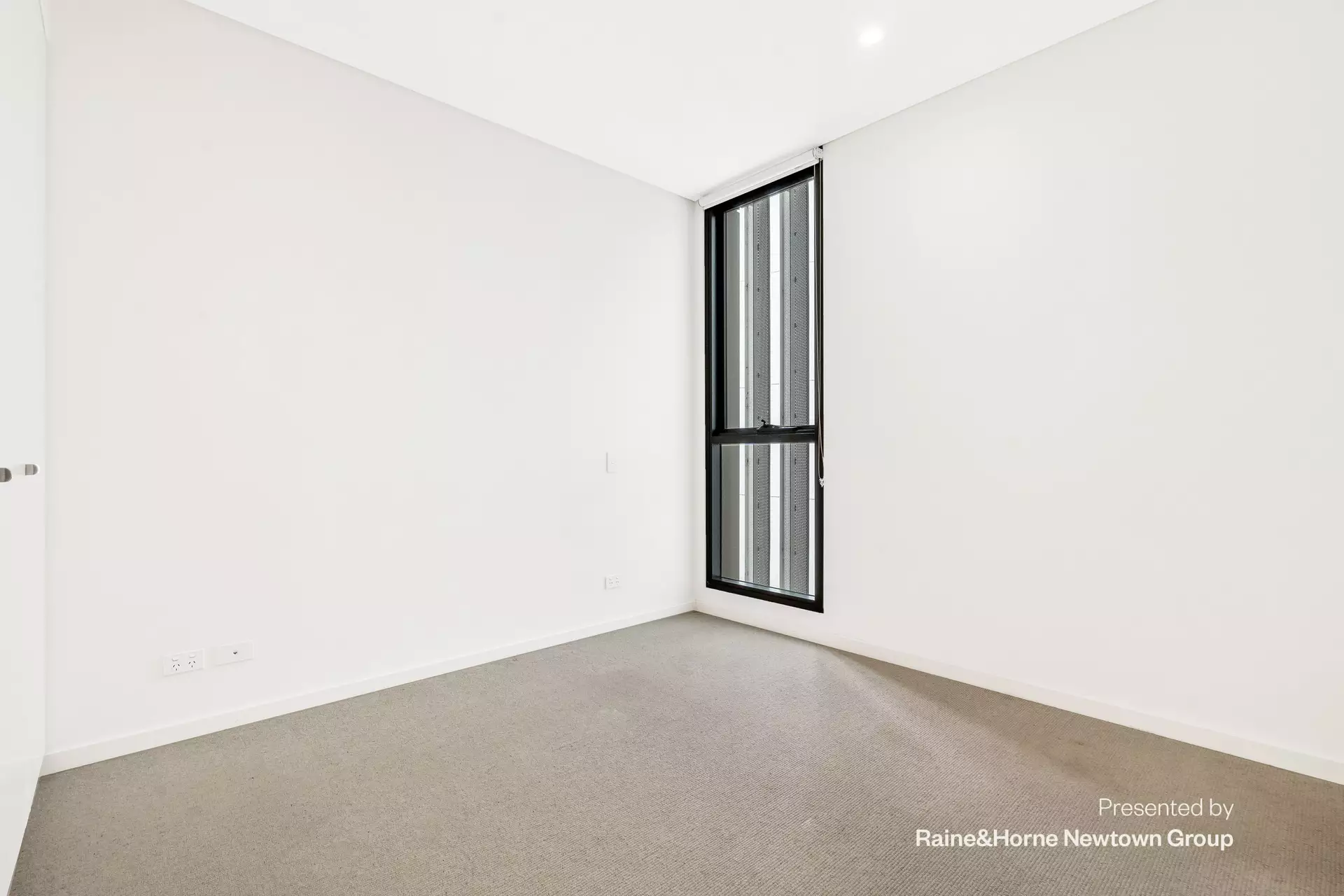 705/2F Wentworth Park Road, Glebe Leased by Raine & Horne Newtown - image 1