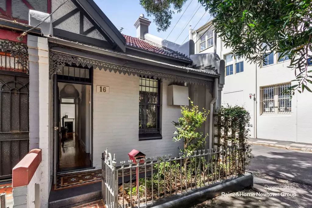 16 Victoria Street, Erskineville Auction by Raine & Horne Newtown