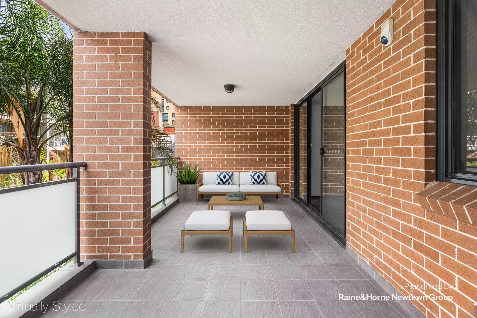 10/144-152 Regent Street, Redfern Auction by Raine & Horne Newtown - image 1