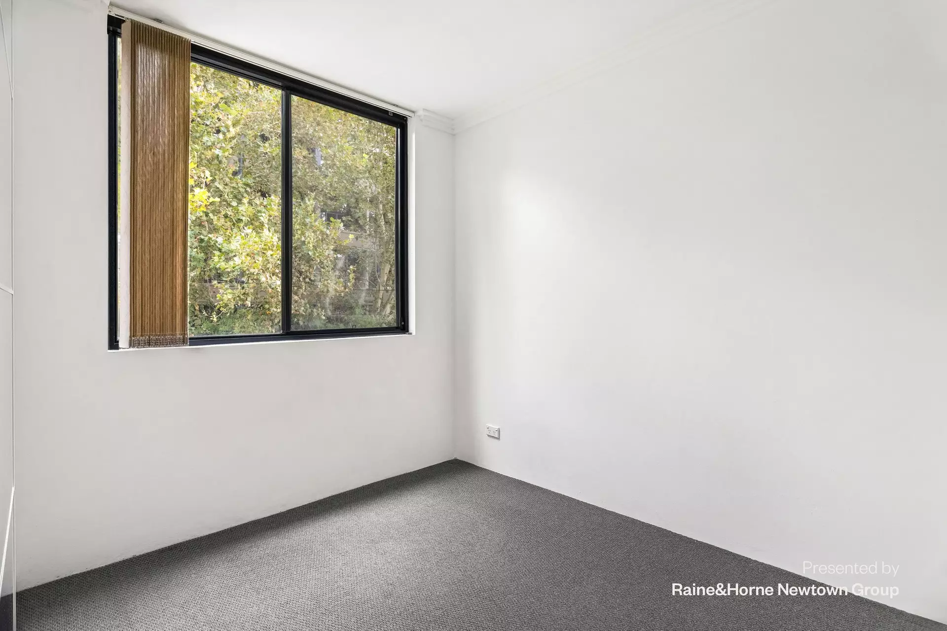 10/144-152 Regent Street, Redfern Auction by Raine & Horne Newtown - image 1