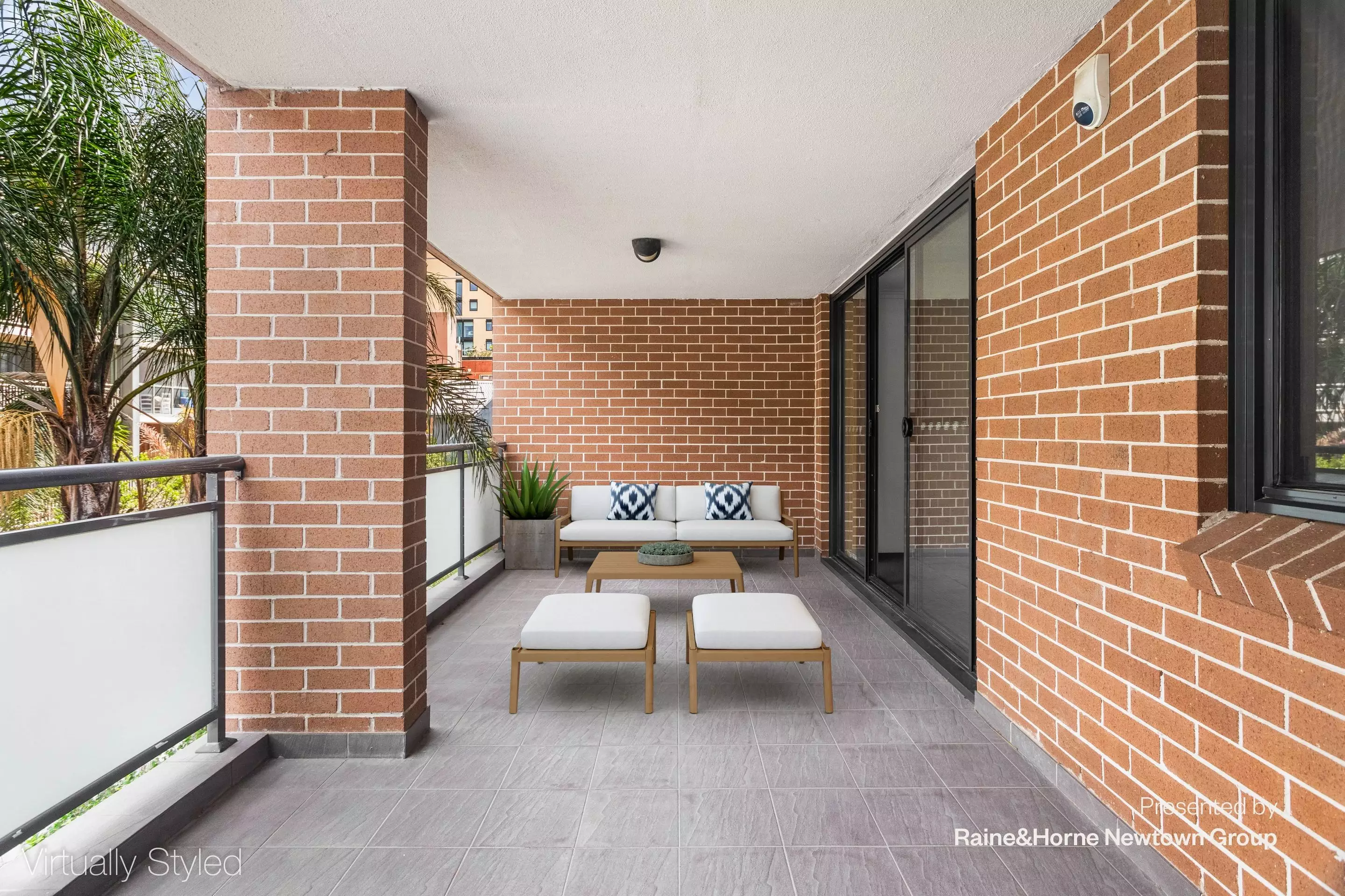 10/144-152 Regent Street, Redfern Auction by Raine & Horne Newtown - image 1