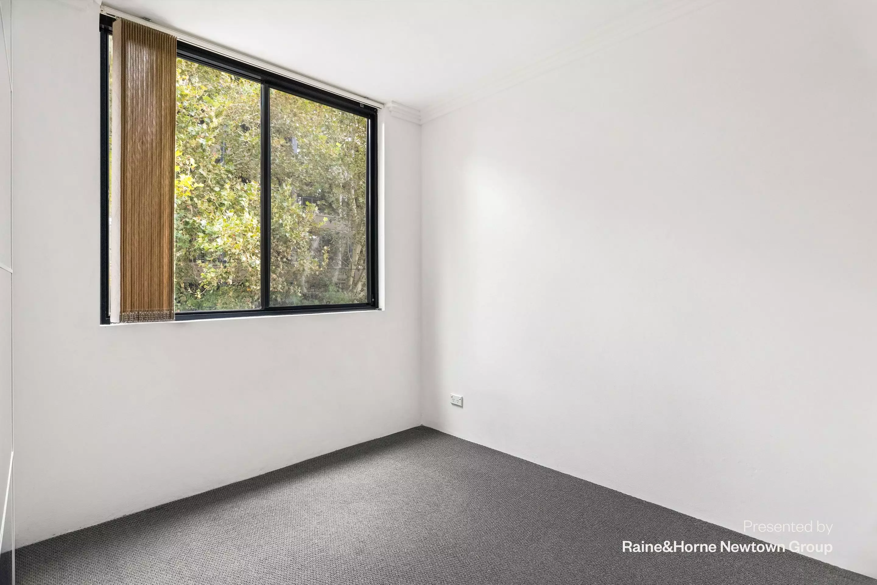 10/144-152 Regent Street, Redfern Auction by Raine & Horne Newtown - image 1