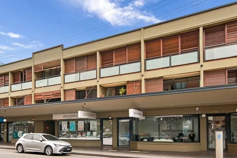 31/55 King Street, Newtown Leased by Raine & Horne Newtown - image 1