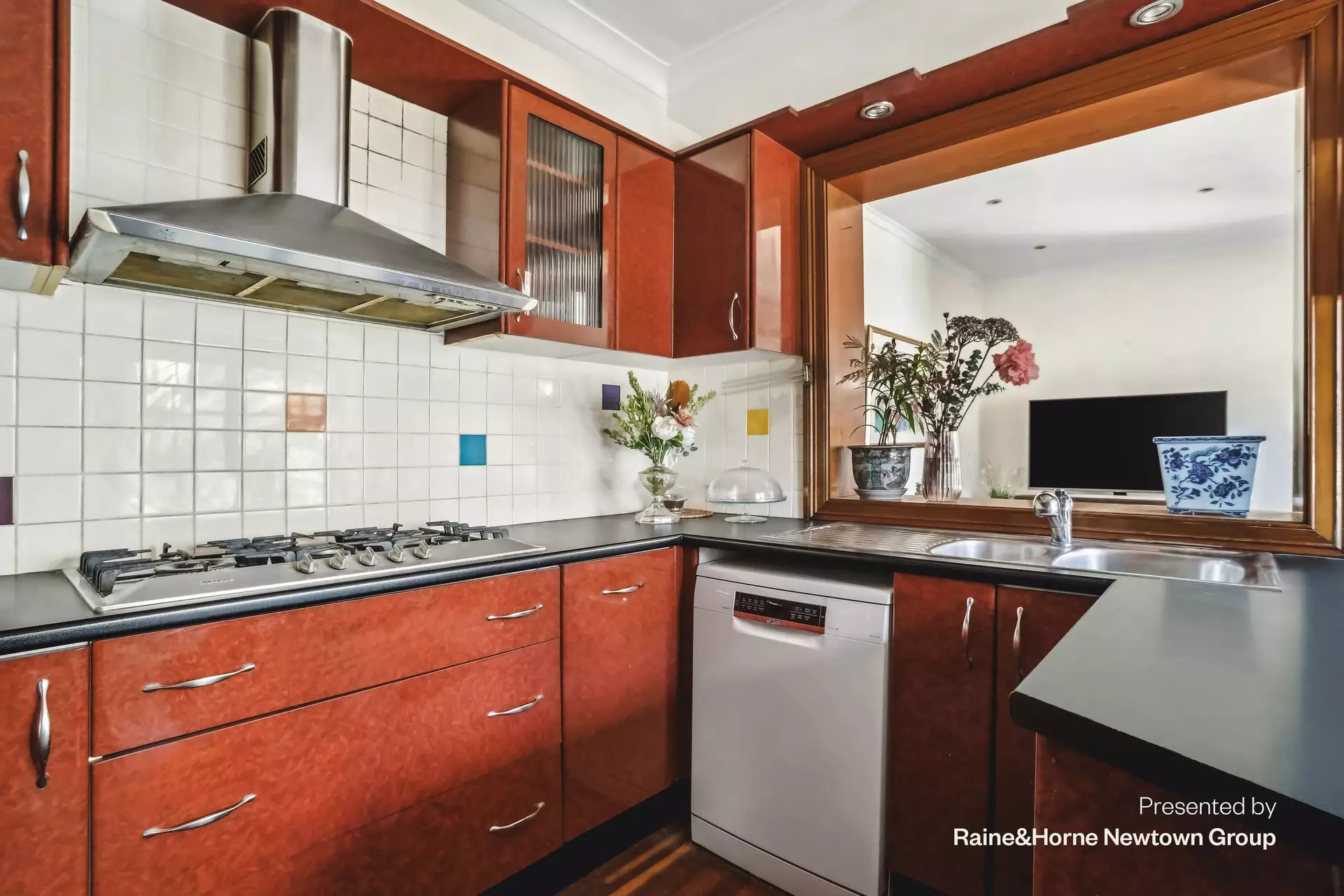 24 Marshall Street, Petersham Auction by Raine & Horne Newtown - image 1