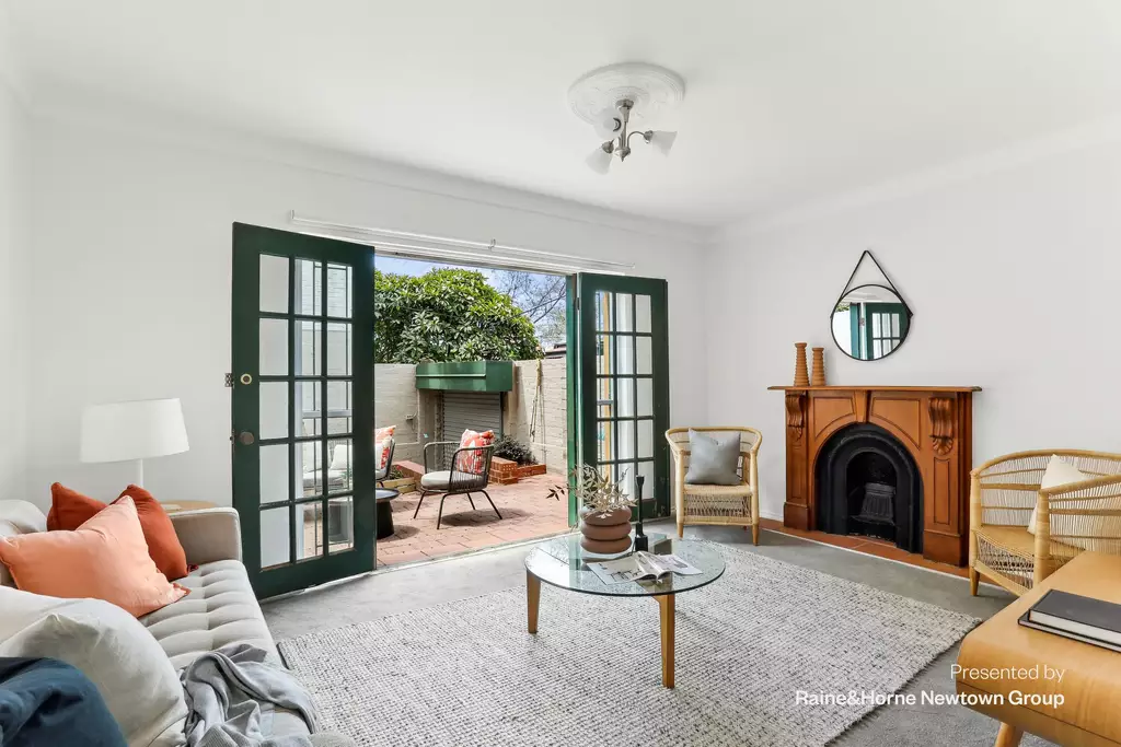 5/187 Rochford Street, Erskineville Auction by Raine & Horne Newtown