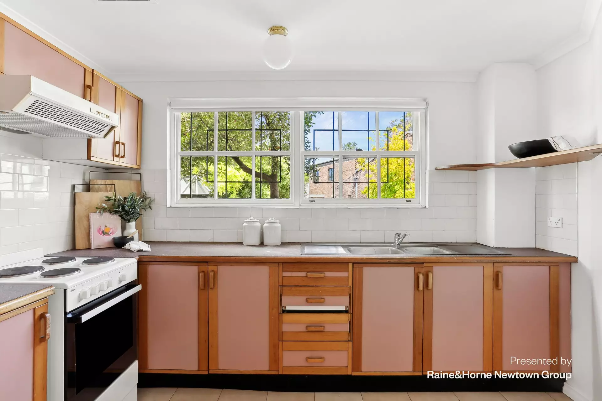 5/187 Rochford Street, Erskineville Auction by Raine & Horne Newtown - image 1