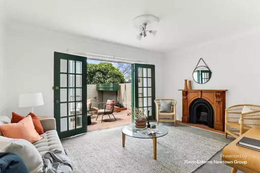 5/187 Rochford Street, Erskineville Auction by Raine & Horne Newtown