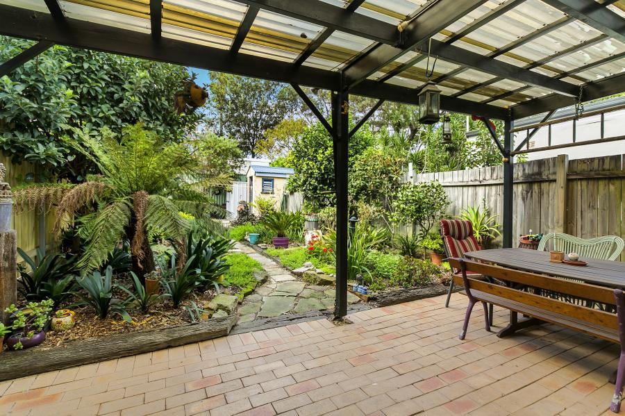 10 Florence Street, St Peters Sold by Raine & Horne Newtown - image 1