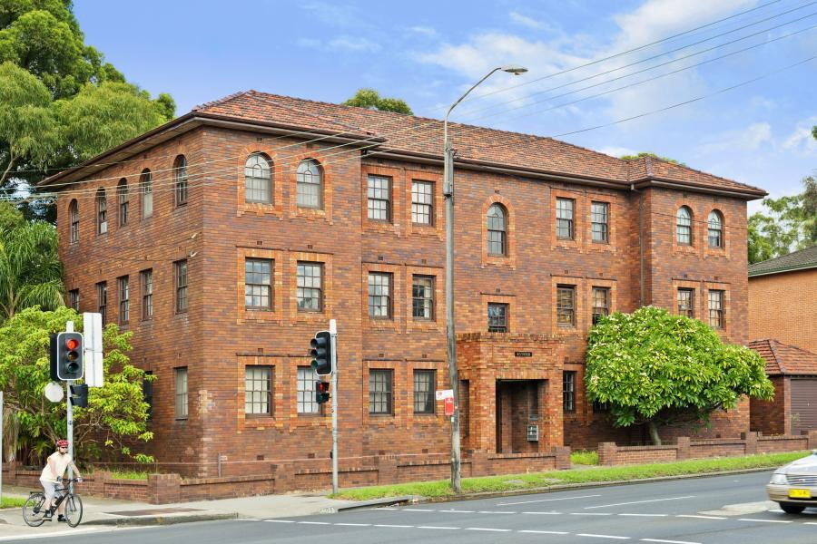 3/58 Sloane Street, Summer Hill Sold by Raine & Horne Newtown - image 1