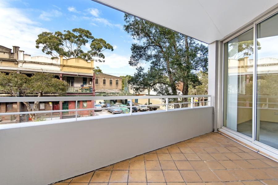 19/100 Cleveland Street, Chippendale Sold by Raine & Horne Newtown - image 1