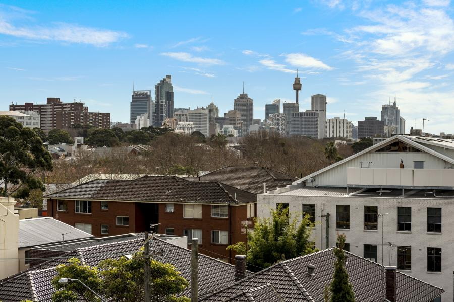 16/11-33 Maddison Street, Redfern Sold by Raine & Horne Newtown - image 1