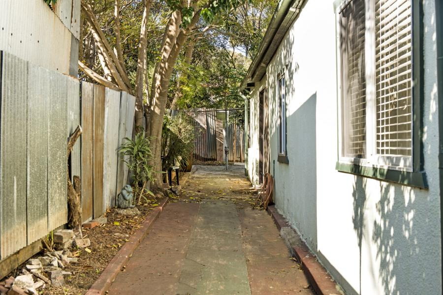 4 Florence Street, St Peters Sold by Raine & Horne Newtown - image 1