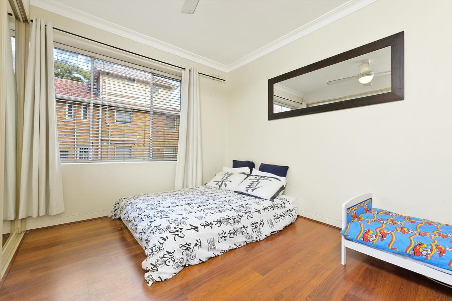 12/11-15 Gilbert Street, Dover Heights Sold by Raine & Horne Newtown - image 1